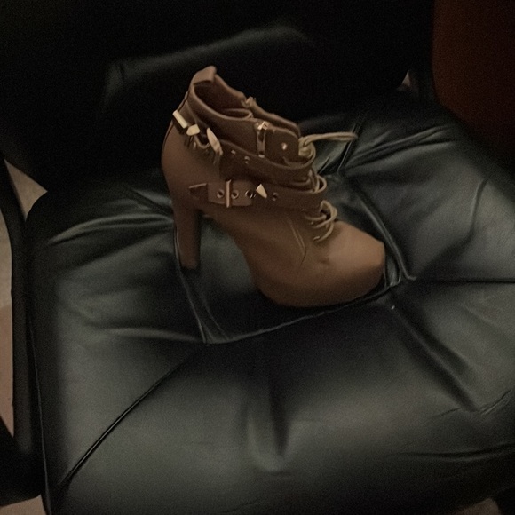 Messed up my back can’t wear them anymore - Picture 5 of 11